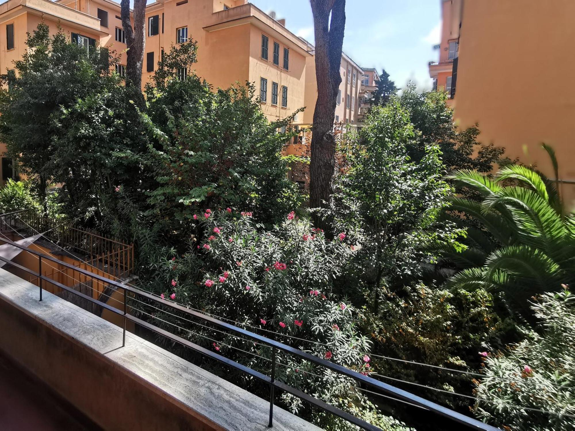 Apartment Casa Bonnet - Elegant Near Trastevere & Gianicolo